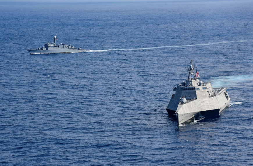 Vía @PucaraD @ArmadaColombia Y @USNavy en el mar caribe 2024.